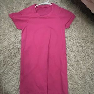 Sonic pink Lululemon swiftly tech